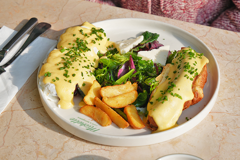 POŞE YUMURTA & KRUVASAN                                                                                                    