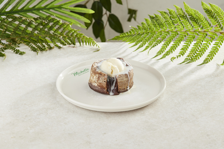 SICAK ÇİKOLATALI KEK